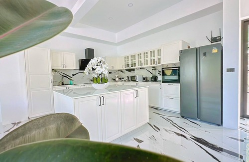 Ko Pha-ngan Villa | 3 min to the beach | The Luxury Oxygen Pool Villa