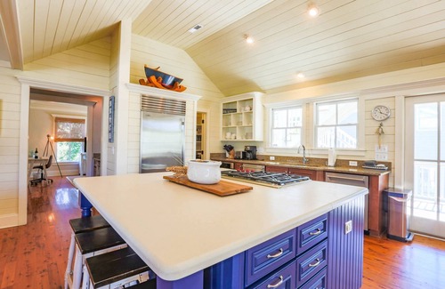 Isle of Palms House | 3 Min Walk to Beach! Serene Retreat w/Heatable Private Pool, Ping Pong Table, Multiple Decks & Dens