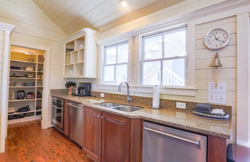 Isle of Palms House | 3 Min Walk to Beach! Serene Retreat w/Heatable Private Pool, Ping Pong Table, Multiple Decks & Dens