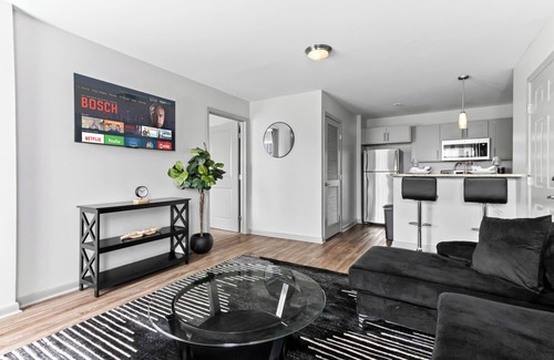 Huntsville Apartment | 3 mins from Arsenal - Pool &Gym.