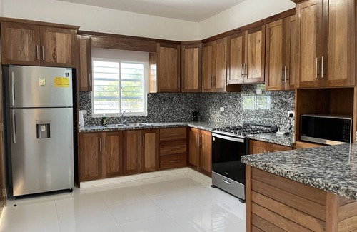 Centro Villa | 3 minutes from the beach! Newly built Villa with pool