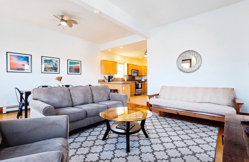 Elberta Condo | 3 Minutes to Lake Michigan, FREE Kayaks & Bikes