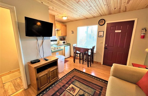 Custer Cabin | #3 Moose Cabin at Ponderosa Place