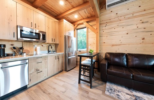 Laura House | #3 Pinecone Haven