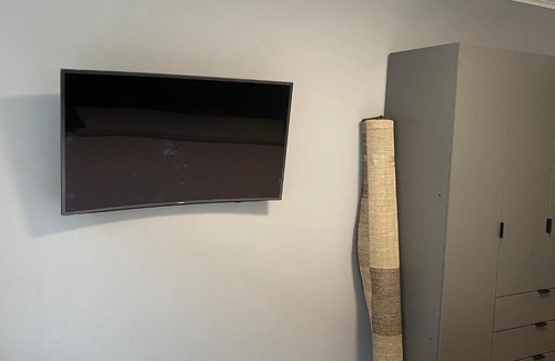 Dniprovs'kyi District Apartment | 3 rooms apartment near subway