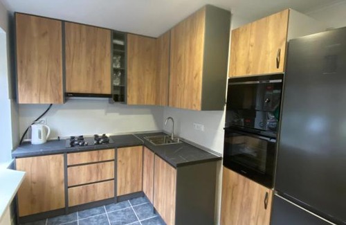 Dniprovs'kyi District Apartment | 3 rooms apartment near subway