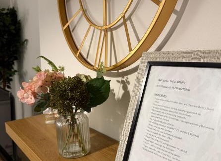 Little Hulton Apartment | 3 Stars Grètopp house