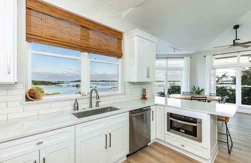 Cedar Key House | 3 Story Haven! Fire Pit+kayaks~updated~360 Views!