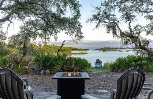 Cedar Key House | 3 Story Haven Fire Pit kayaks updated 360 Views