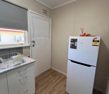 Canowindra Apartment | #3 Waddell Studio Apartment