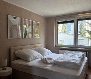 Hennickendorf Apartment | 3-Zimmer Ferienunterkunft inkl Parkplatz und Balkon, mit Nähe zum See