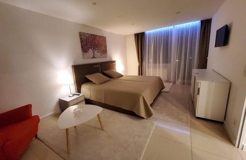 Golzheim Apartment | 3 Zimmer Wohnung - Keine Party Wohnung ! 6 Personen