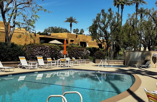 Palm Springs Condo | 30-day minimum, 5 miles to downtown and 1 mile from airport