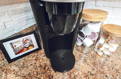 Orange Prairie Cabin | 30+ Day Stay - 2-BR Rural Cabin at Singing Woods - 13 min to downtown Peoria