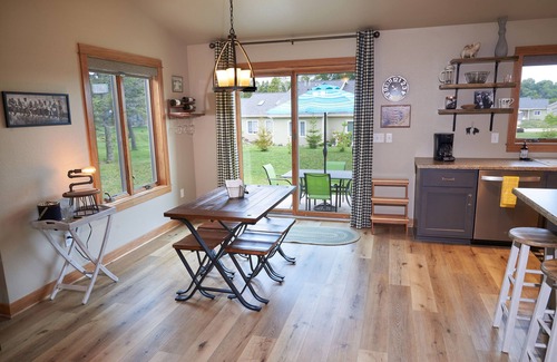 Manitowoc House | 30 minutes from Lambeau & steps from Lake Michigan! 2 beauties in one!