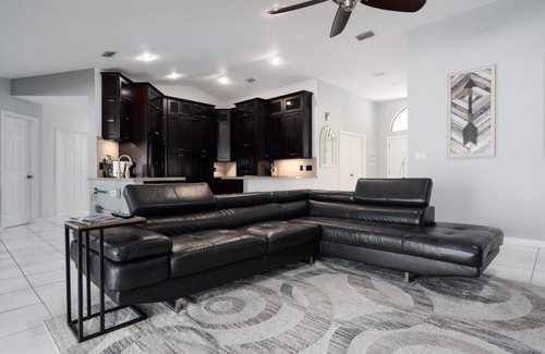 Deltona Lakes House | 30 minutes to Orlando, Daytona Speedway & 15 minutes to Boombah Sports Complex.