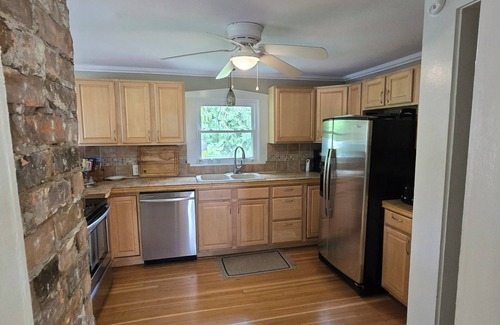 Saint Joseph Cottage | 30 night min stay. Cozy cottage in St. Joseph on 1.1 acres wooded lot with view