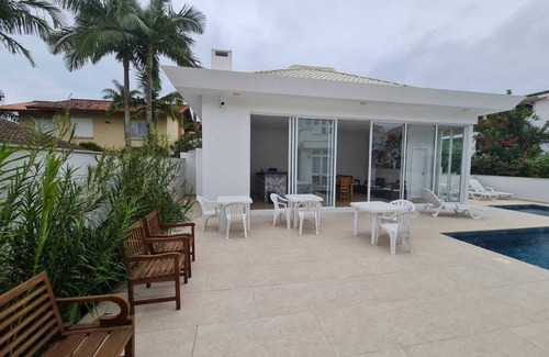 Jurere Internacional House | 300m from Jurere Internacional beach, excellent location and space