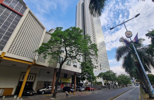 Cali Apartment | 302 Moderno Aparta-Suite en Versalles Tipo Loft - Cali Tower Suites & Lofts