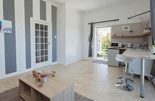 Port Elizabeth House | 302 On Old Seaview Road Chelsea