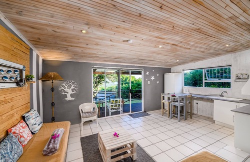 Port Elizabeth House | 302 On Old Seaview Road - Stargazer Cottage