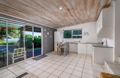 Port Elizabeth House | 302 On Old Seaview Road - Stargazer Cottage