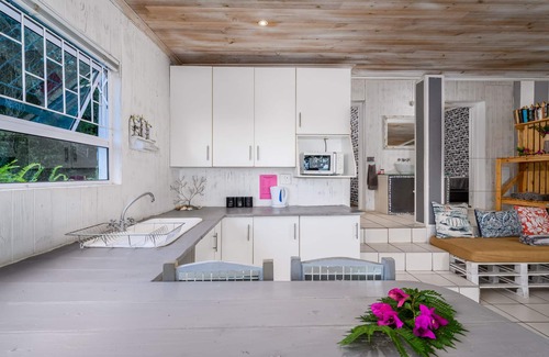 Port Elizabeth House | 302 On Old Seaview Road - Stargazer Cottage