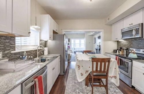 St. Louis Apartment | #303 Delmar Loop View Washington Univer, New Remodel