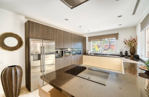 Urbanizacion Marbessa Villa | 3055 Luxury Villa with Pool and Sea Views