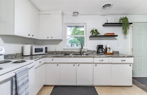 Pekin Apartment | #308 Pekin · Pekin Pie à la Mode #308