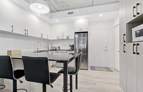 Saint-Roch Condo | 309980 2026/04/30 - 4 1/2 Ultramodern - Well located and comfortable