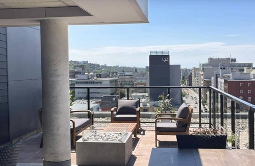 Saint-Roch Condo | 309980 2026/04/30 - 4 1/2 Ultramodern - Well located and comfortable