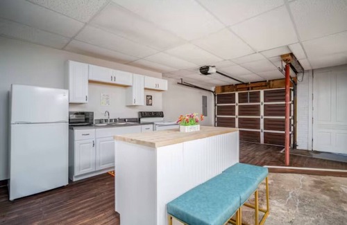 Miamisburg House | 310 Maple Ave - Garage Conversionn