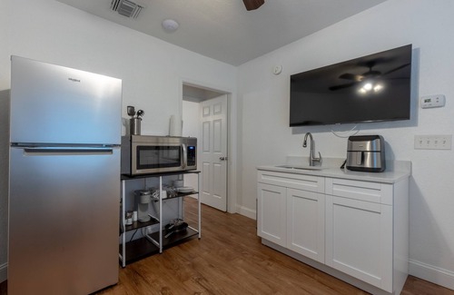 Historic Old Northeast Apartment | 310 Unit A1-Coffee Pot Cottage by Coastal Cottages