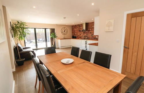 Scarborough Cottage | 31A THE GREEN, pet friendly, with open fire in Scalby