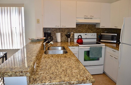 Boca Raton Apartment | 320D - Spacious 2/2 on Top floor in Boca - Walking distance from Evert Tennis & Boca Prep