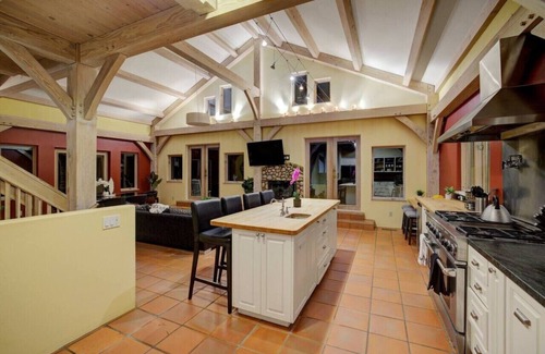 Sleepy Hollow House | 325) Most comfortable beds in California!