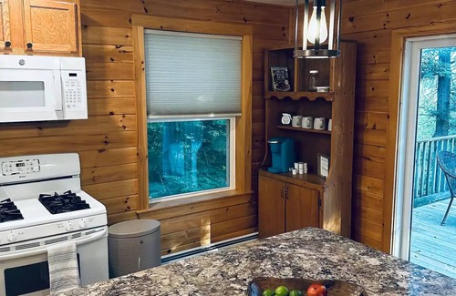 Otis House | 35 min to Acadia. Balsam Grove on Beech Hill Pond