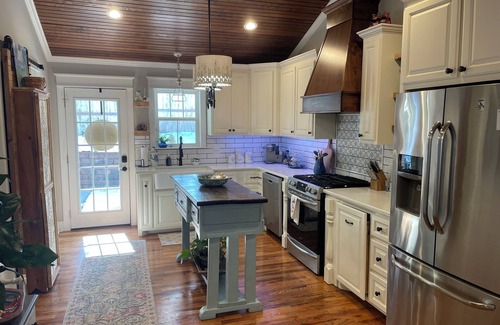 Oxford House | 350 Price Street House.Walk to Oxford Square and Ole Miss Campus