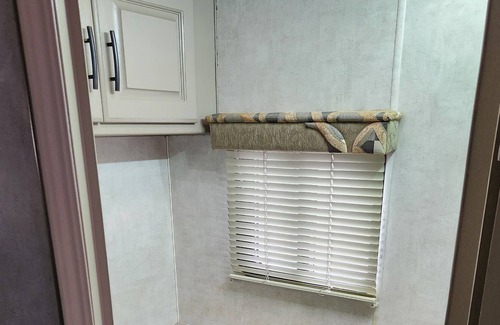 Boulder City House | 36 Foot Class A RV at Lake Mead near Vegas with Solar and Internet