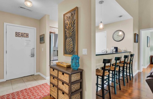 Isle of Palms Cottage | 36 Lagoon Villa by Avantstay Fishing Dock, Views