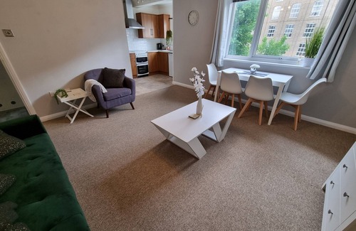 Heybridge Apartment | 360 Serviced Accommodations - Swan Path Retreat - 2 Bedroom Apartment
