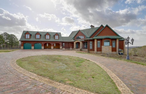 Fairfield Bay House | 366 Shared Acres, Lake Access Ozark Getaway!