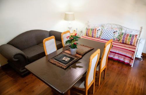 Baileys Muckleneuk House | 37 on Charles