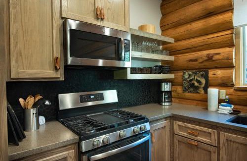 North Wawona Ski Chalet | 38 The Mini Cabin