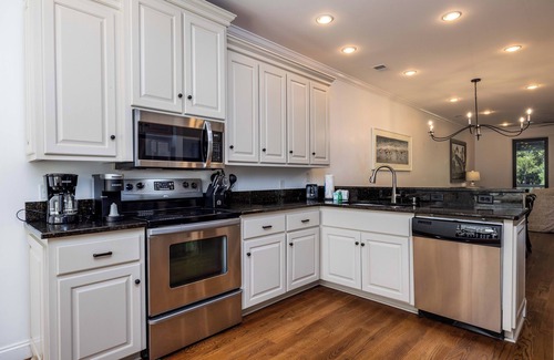 Saint Helena Island House | 389 Wahoo Drive - Resort Access and Golf Cart Included with this rental!