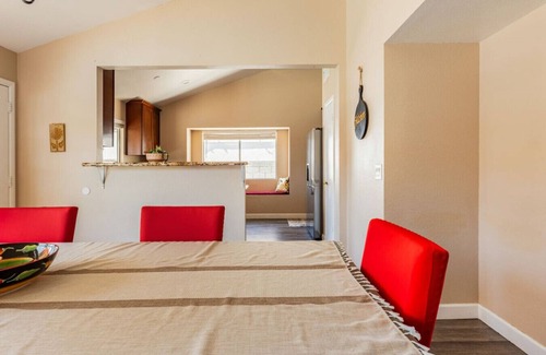 Glendale House | 3B w/pool for groups near stadium & entertainment