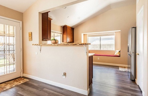 Glendale House | 3B w/pool for groups near stadium & entertainment