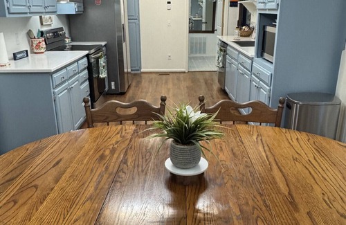 Auburn Apartment | 3bd/2.5ba with bonus room - 7 miles to campus!