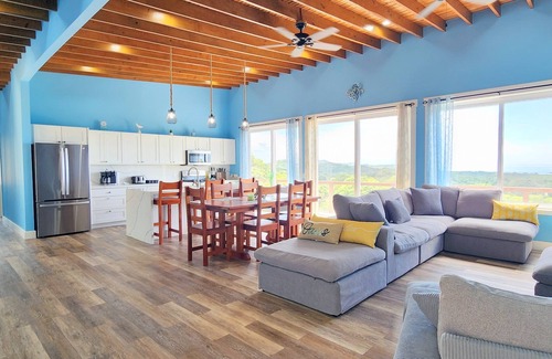 Diamond Rock House | 3bd 2 bth House. POOL! HOTTUB! Breathtaking Ocean Views! 2-min drive to beach!